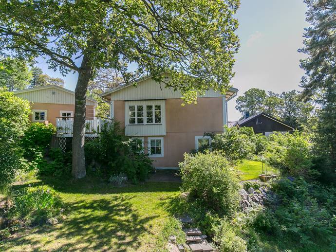 8 rok · 183 m² · Almbodabacken 9