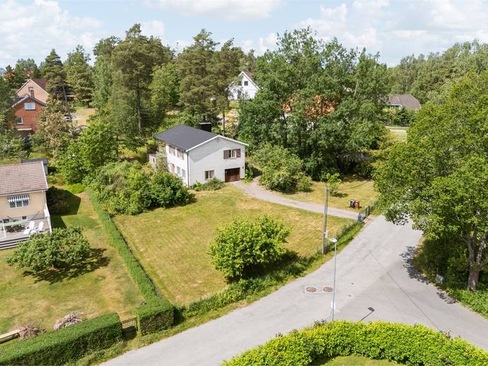 6 rok · 159 m² · Karlsrovägen 18