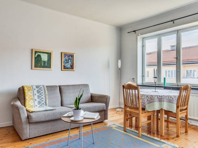 1,5 rok · 34 m² · Ernst Ahlgrens Väg 4, 3tr