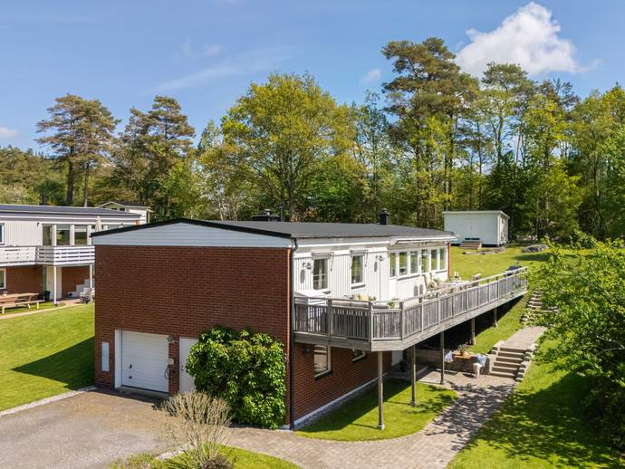 6 rok · 165 m² · Björnbärsvägen 6