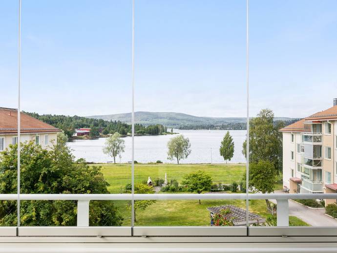 3 rok · 73 m² · Hovsgatan 40