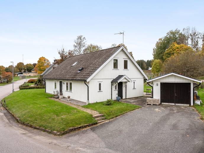 7 rok · 152 m² · Nybyggarvägen 8