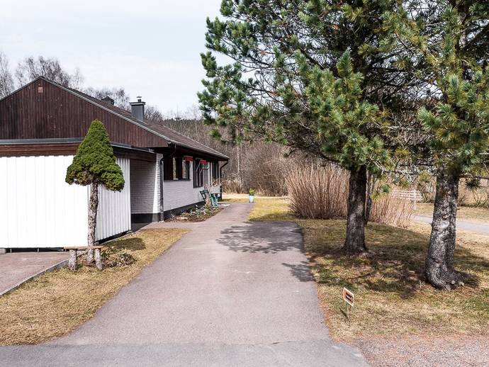 8 rok · 178 m² · Högtäktsvägen 9