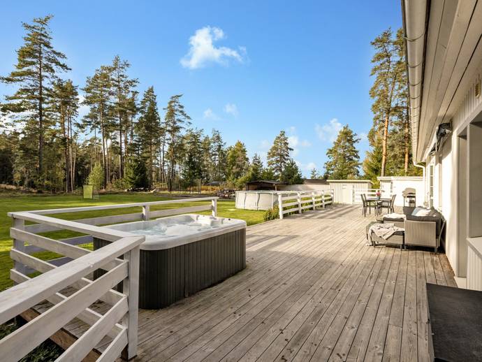 6 rok · 189 m² · Hjälsta Grantorp 5