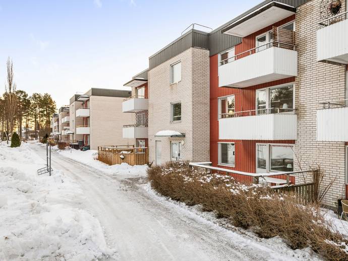 2 rok · 64 m² · Västra Ringvägen 146