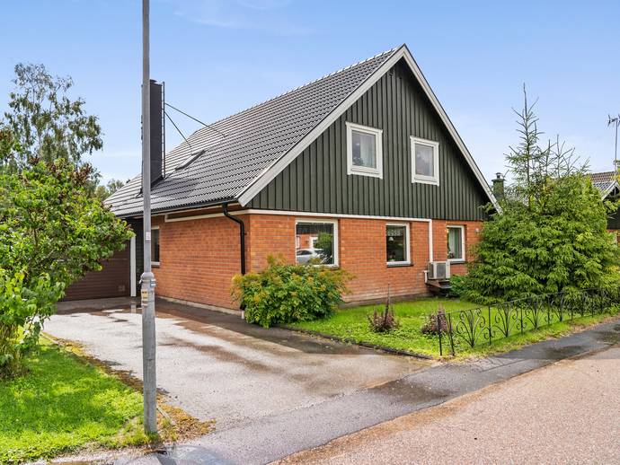 7 rok · 177 m² · Rönnliden 8