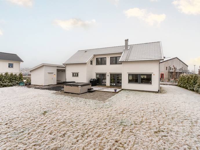 6 rok · 161 m² · Stenhuggarevägen 27