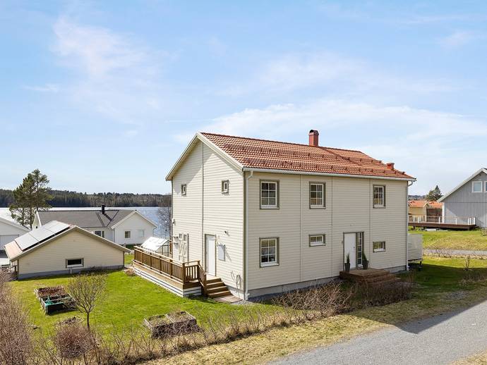 6 rok · 196 m² · Emil Karlssons väg 35