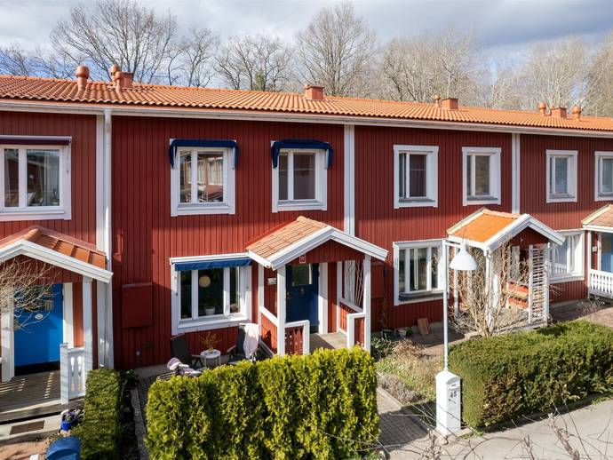 4 rok · 106 m² · Tätorpsvägen 45