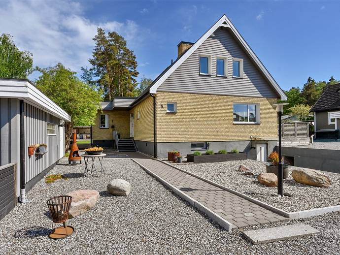 8 rok · 150 m² · Valhallavägen 5