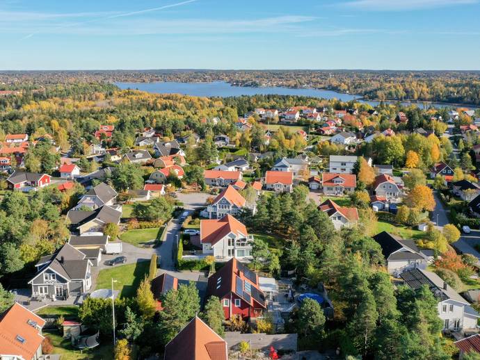 7 rok · 178 m² · Fjädervägen 8