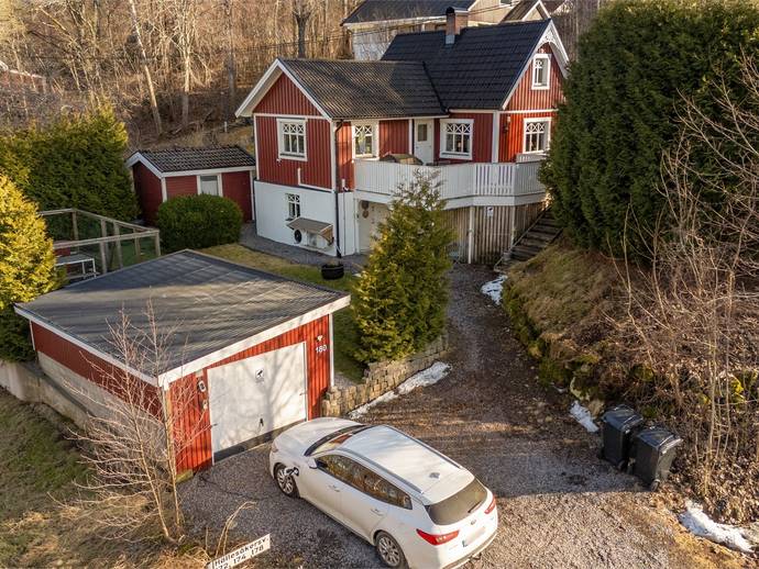 4 rok · 81 m² · Hällesåkersvägen 180