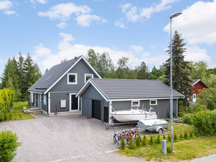 6 rok · 156 m² · Övlingevägen 8