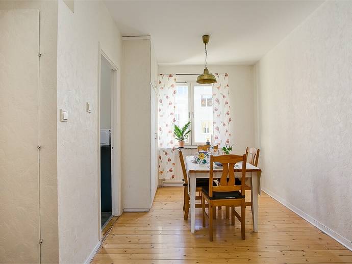 1,5 rok · 42 m² · Syrengatan 4 A