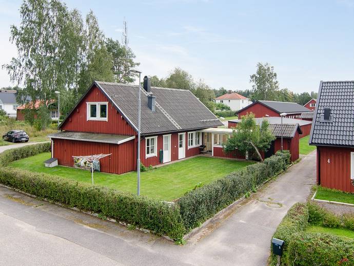 6 rok · 154 m² · Longbergsvägen 2