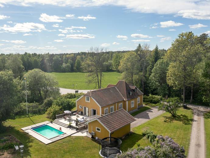 8 rok · 213 m² · Lejondals allé 2