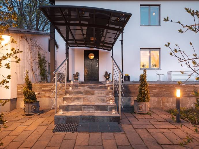 7 rok · 187 m² · Fullerstavägen 30