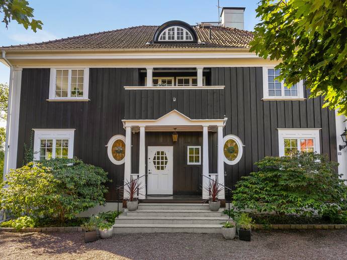11 rok · 331 m² · Snäckvägen 18