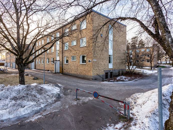 1 rok · 38,5 m² · Ringvägen 49 E