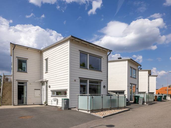 4 rok · 108 m² · Bergums Prästgårdsbacke 10