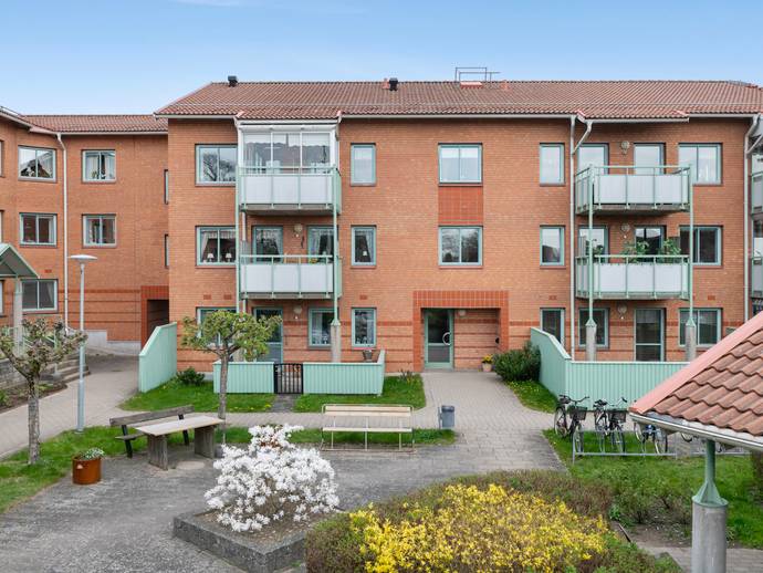 2 rok · 65 m² · Långgatan 35