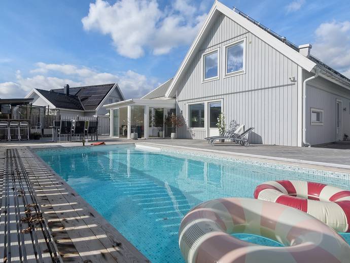 8 rok · 168 m² · Fårhagsslingan 8