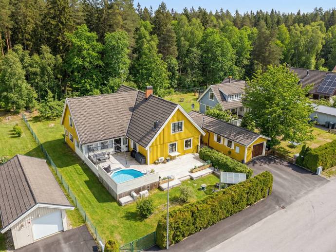 7 rok · 235 m² · Skogsklockevägen 12