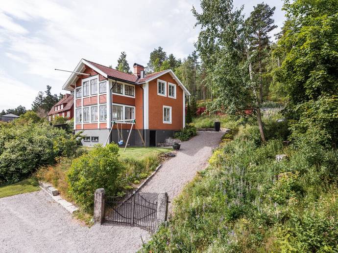 6 rok · 143 m² · Tiskbergsvägen 38
