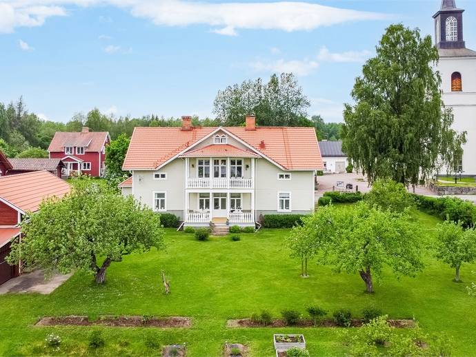245 m² · Kyrkbyvägen 3