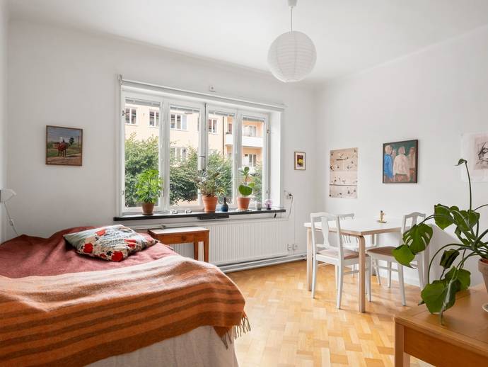 1 rok · 22,5 m² · Ernst Ahlgrens Väg 5