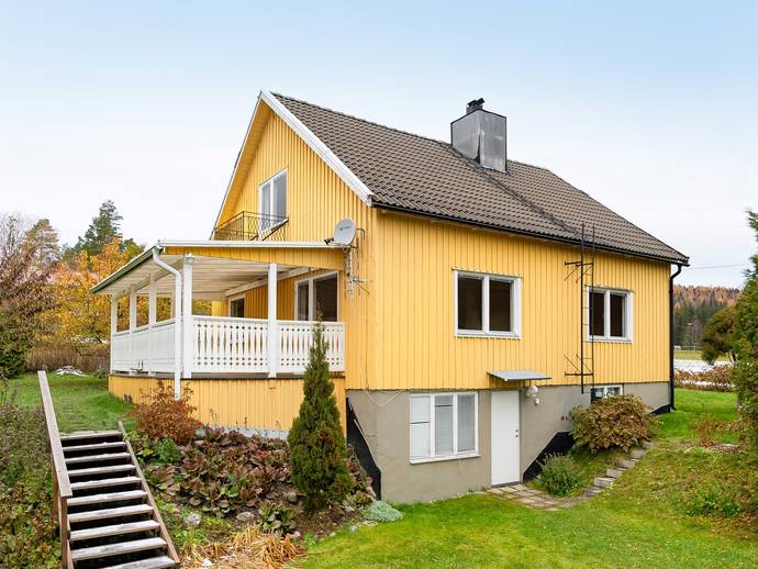 4 rok · 128 m² · Överfälle 111