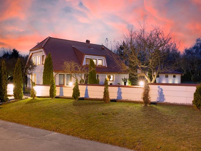 6 rok · 183 m² · Kabbarps Smedjeväg 16