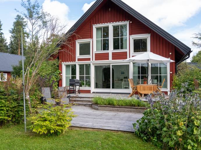 7 rok · 174 m² · Krokvägen 3
