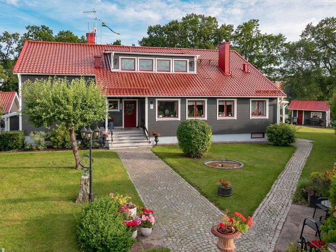 8 rok · 271 m² · Kvarnlyckevägen 13