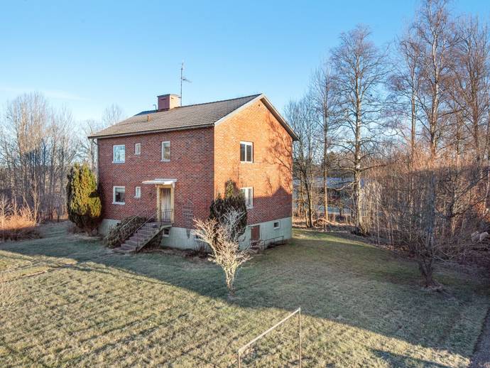 172 m² · Åsvägen 1