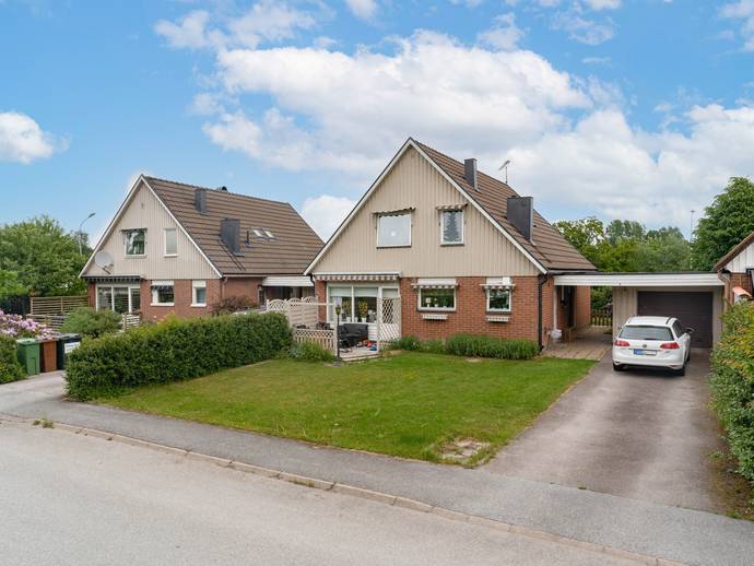 5 rok · 142 m² · Slånbärsvägen 3
