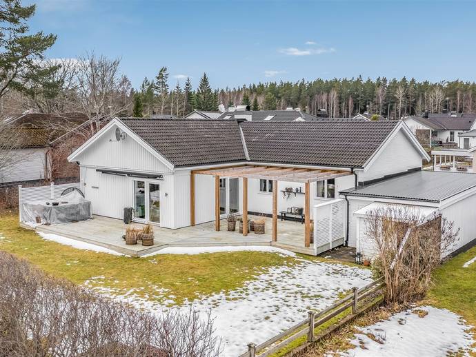 6 rok · 122 m² · Rosengränd 7