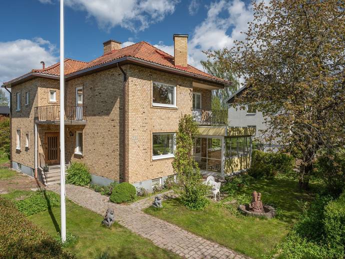 7 rok · 210 m² · Bäckängsgatan 10