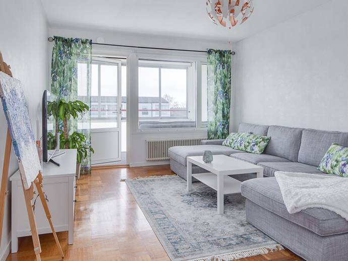 1 rok · 44,5 m² · Runvägen 11 C