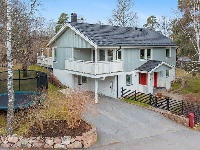 7 rok · 164 m² · Fjällvägen 9A