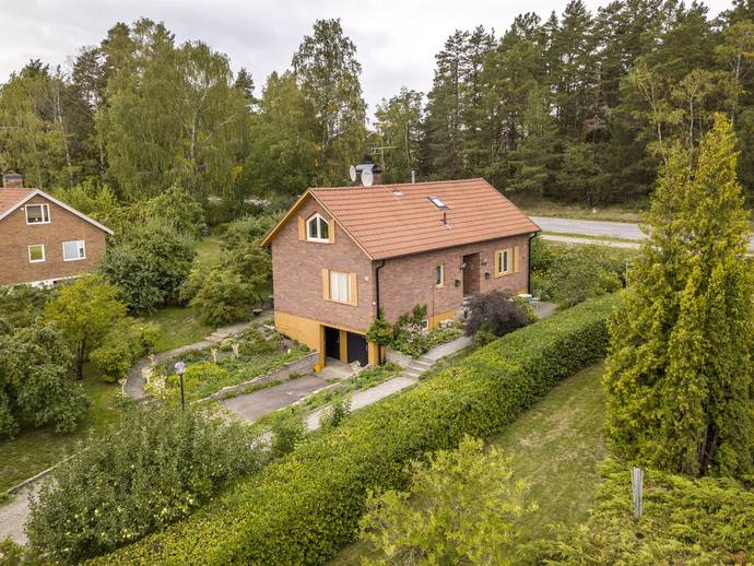 6 rok · 121 m² · Majvägen 18