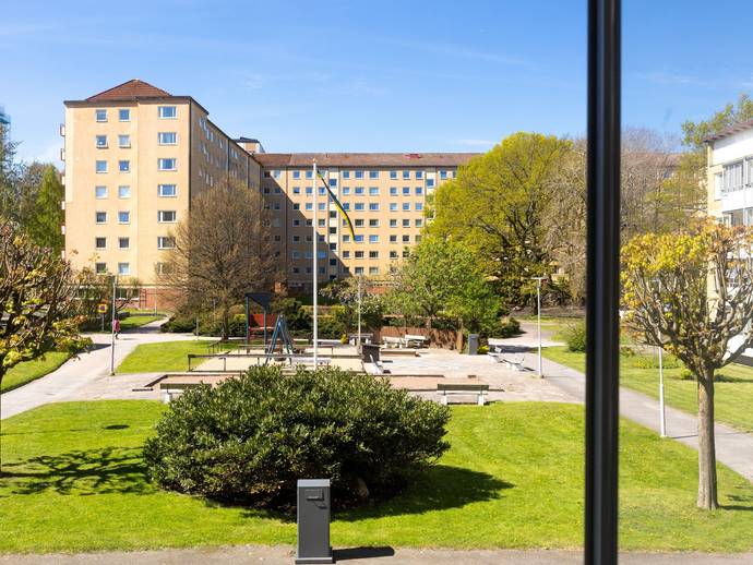 3 rok · 76,6 m² · Övre Hallegatan 42