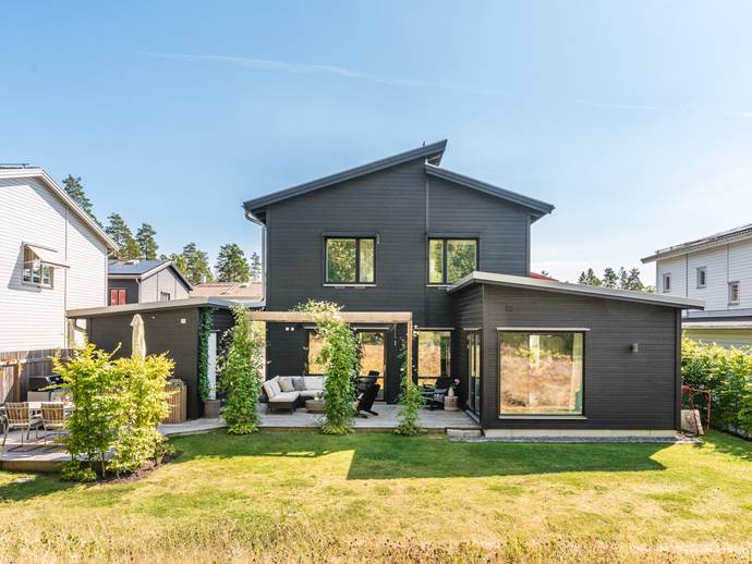 6 rok · 150 m² · Berghällsvägen 3