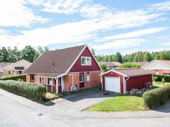 7 rok · 136 m² · Hallonstigen 11