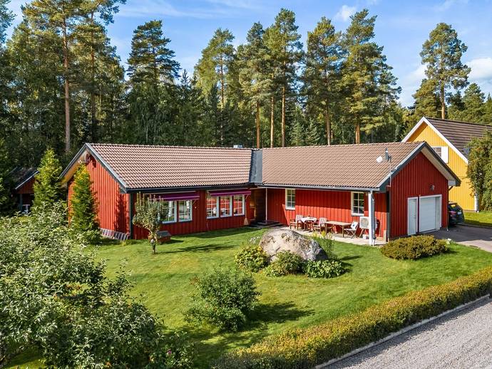 5 rok · 127 m² · Varggårdsvägen 18