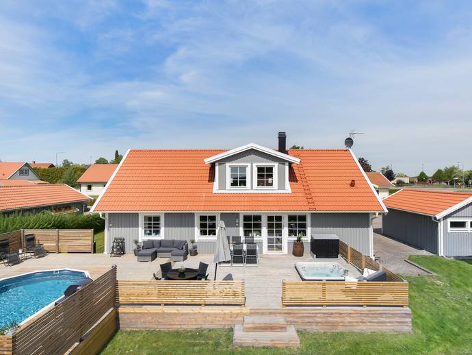 6 rok · 158 m² · Ekeroths väg 1