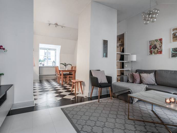 2 rok · 45 m² · Klara Norra Kyrkogata 32, 3/3tr