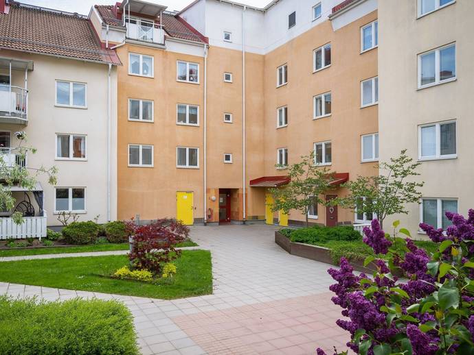 2 rok · 64 m² · Knipgränd 1