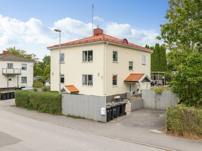 7 rok · 220 m² · Perugatan 21B