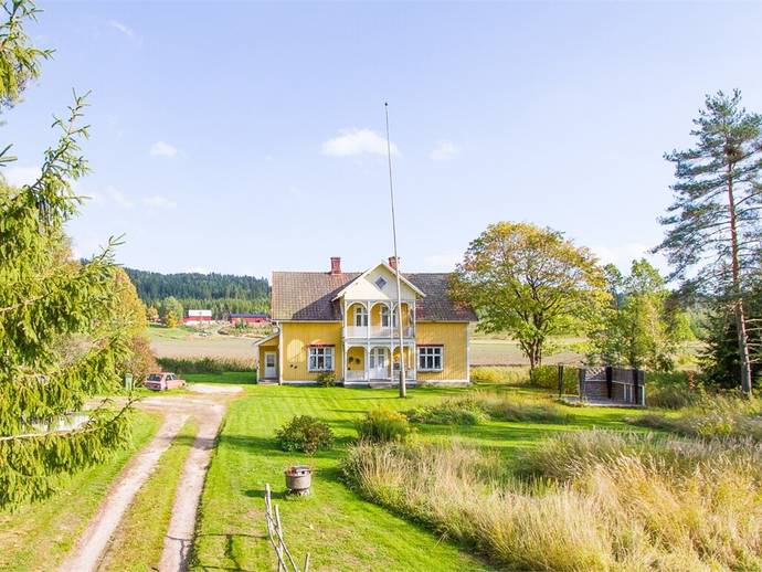 6 rok · 181 m² · Östra Berga 74